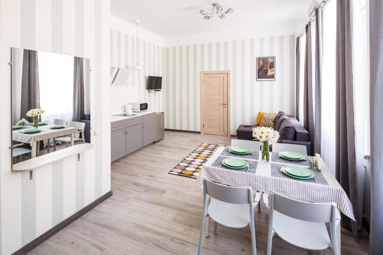 #1 Apartment Lviv Eksteriør bilde