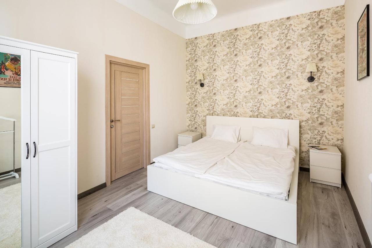 #1 Apartment Lviv Eksteriør bilde