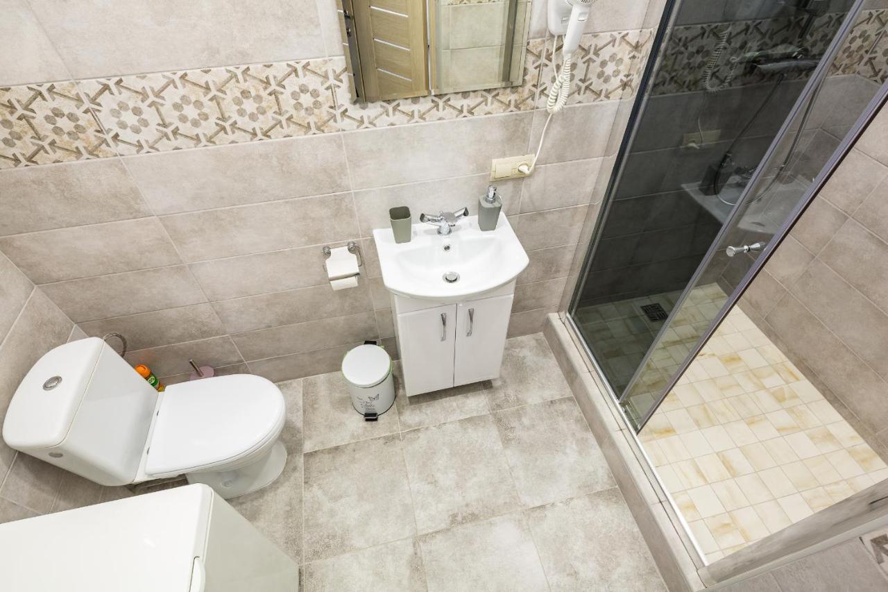#1 Apartment Lviv Eksteriør bilde